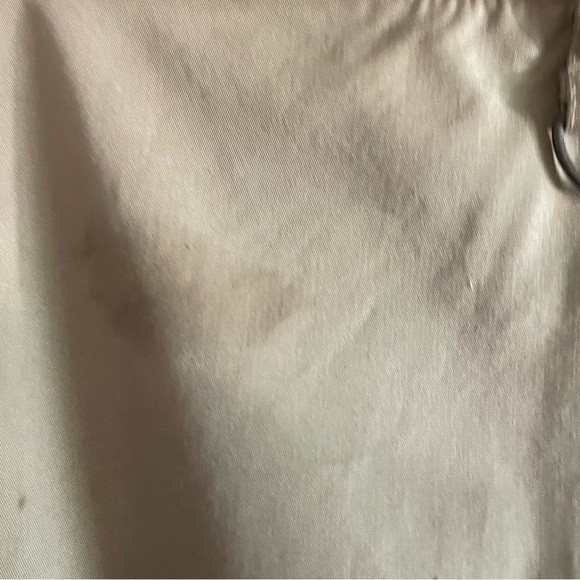 Garcia Olive Green Fishing Vest size L/XL
11 front pockets (2 long zip pockets) - Picture 9 of 11